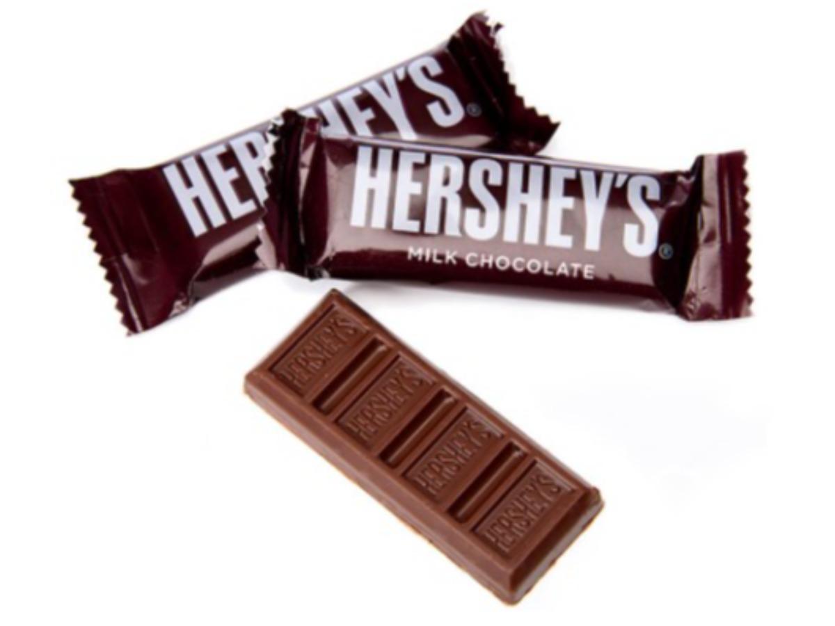 The Nutritional Breakdown Of Snack Size Hershey Bar Facts Vibes